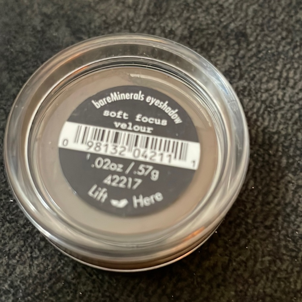 BareMinerals Soft Focus Velour eyeshadow. NWT unopened